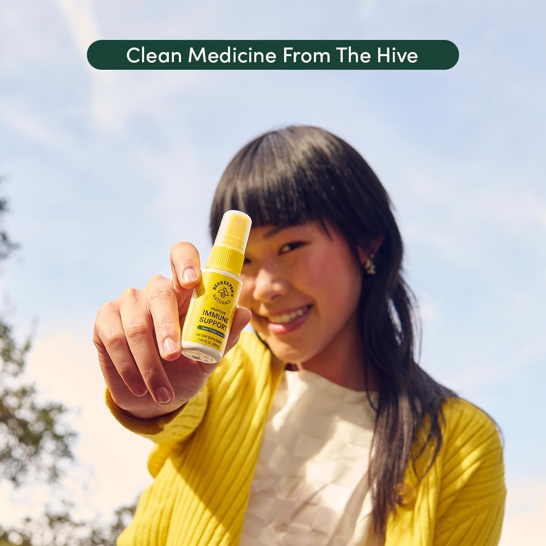 Propolis Throat Spray by Beekeeper's Naturals - 95% Bee Propolis Extract, Natural Immune Support & Sore Throat Relief - Antioxidants, Keto, Paleo, Gluten-Free (1.0 oz)(Pack of 1)